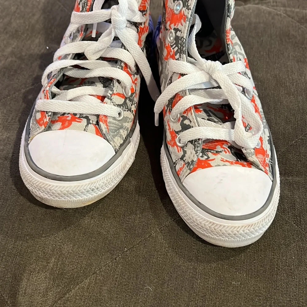 BOYS' CONVERSE CHUCK TAYLOR ALL STAR DINOSAUR DAZE SNEAKERS size 2